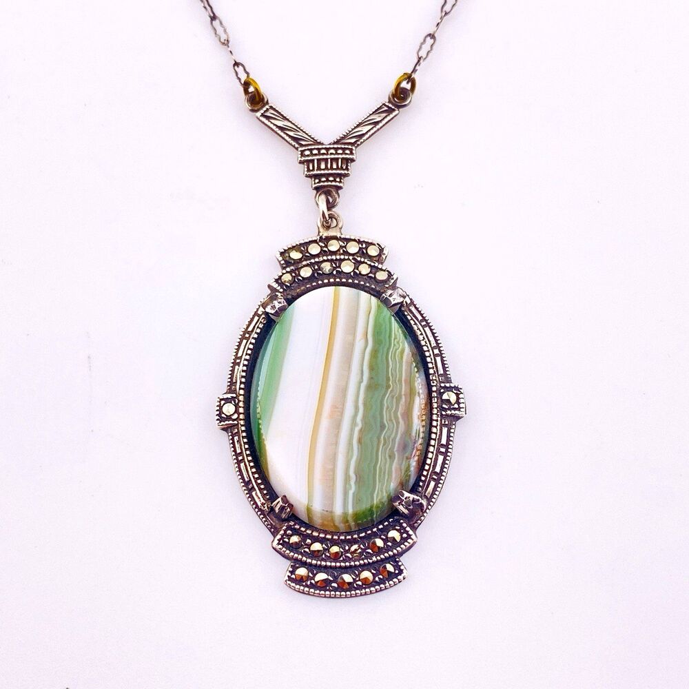 Art Deco Natural Green Banded Agate Lavalier Necklace 16" Crinkled Chain Vintage